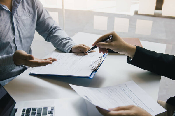 depositphotos_420664126-stock-photo-job-interviewer-advising-employee-apply